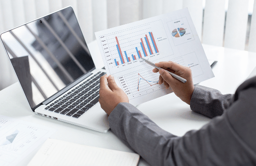 Gain deeper financial insights with real-time reporting in Odoo Finance